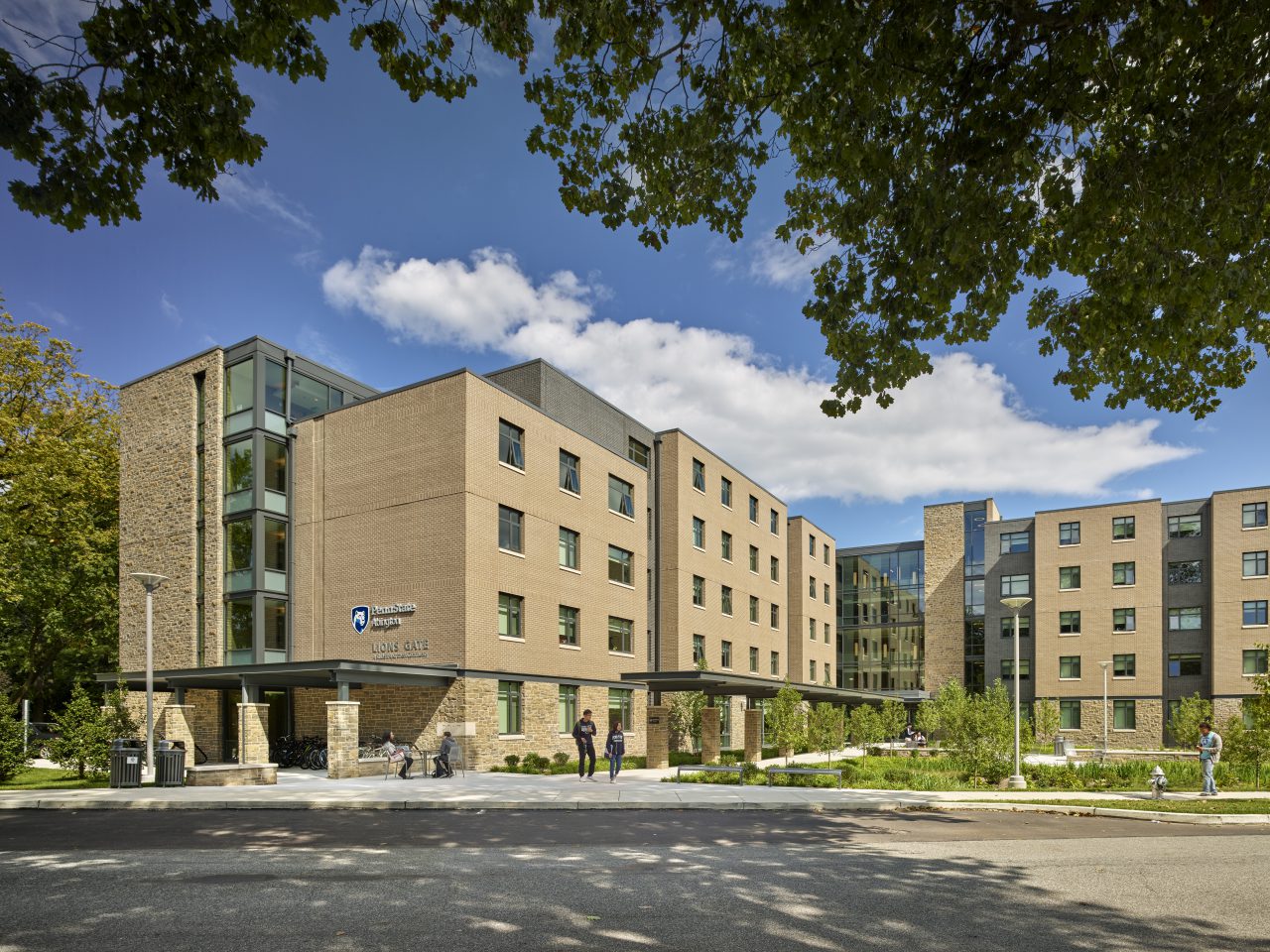 psu abington 01 exterior west people
